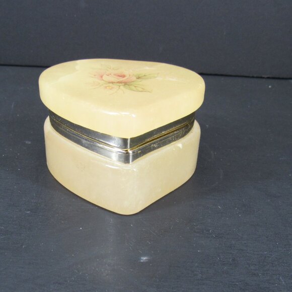 Genuine Alabaster Hand Carved Made in Italy Small Hinged Lid Heart Trinket Box - Picture 4 of 10